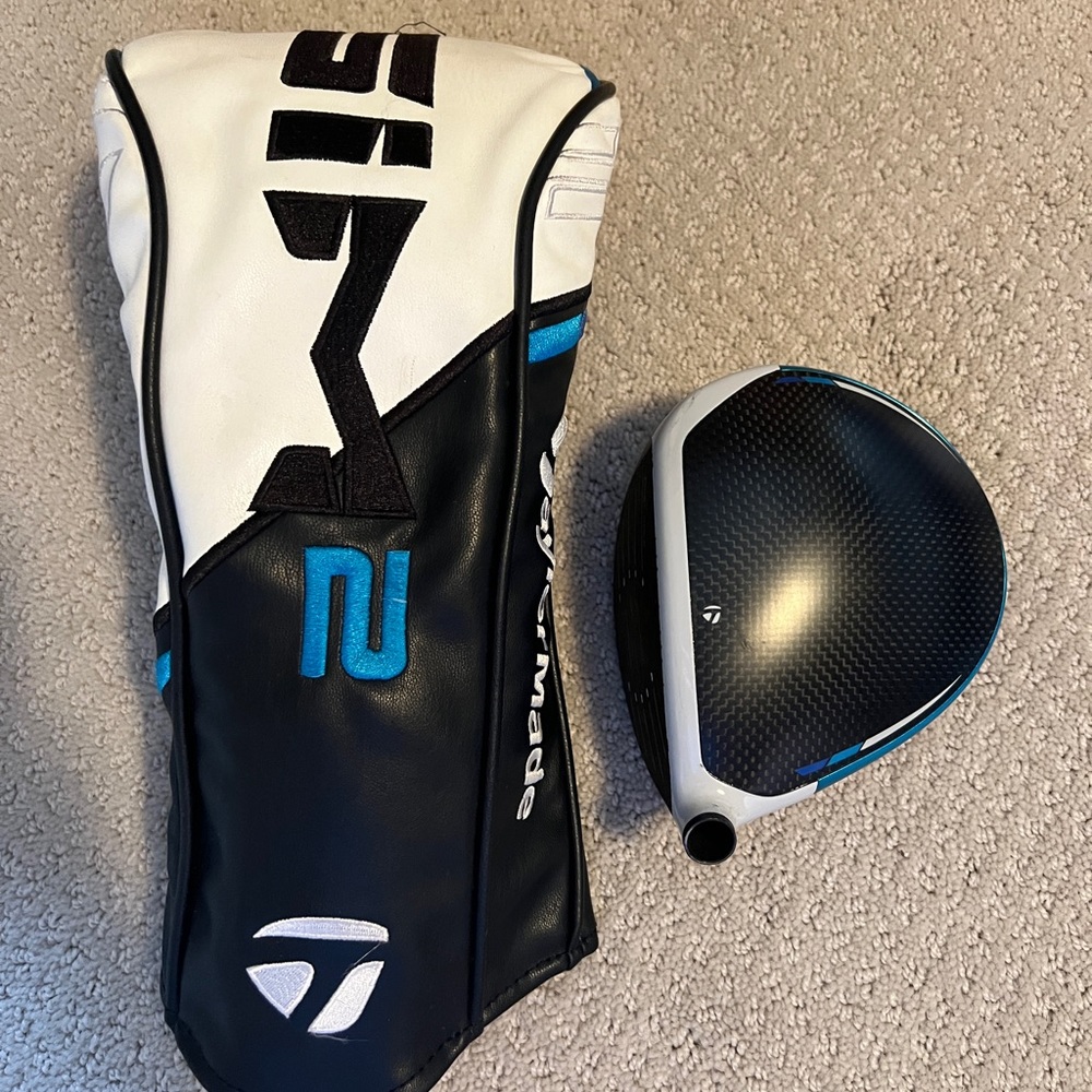 Taylormade SIM 2 driver head 10.5 degree used in great condition